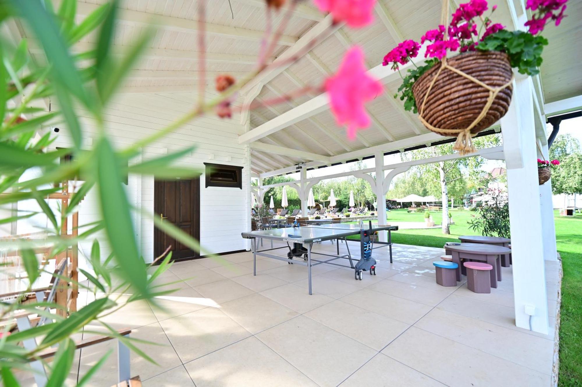 Natura Family Resort Felek Kültér fotó